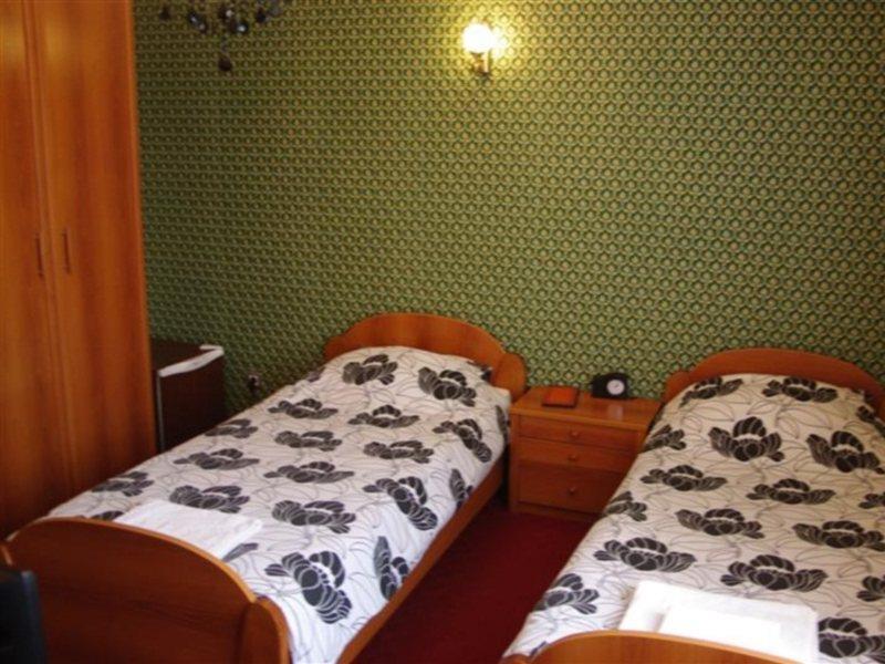 פרישטינה Hotel Adria מראה חיצוני תמונה