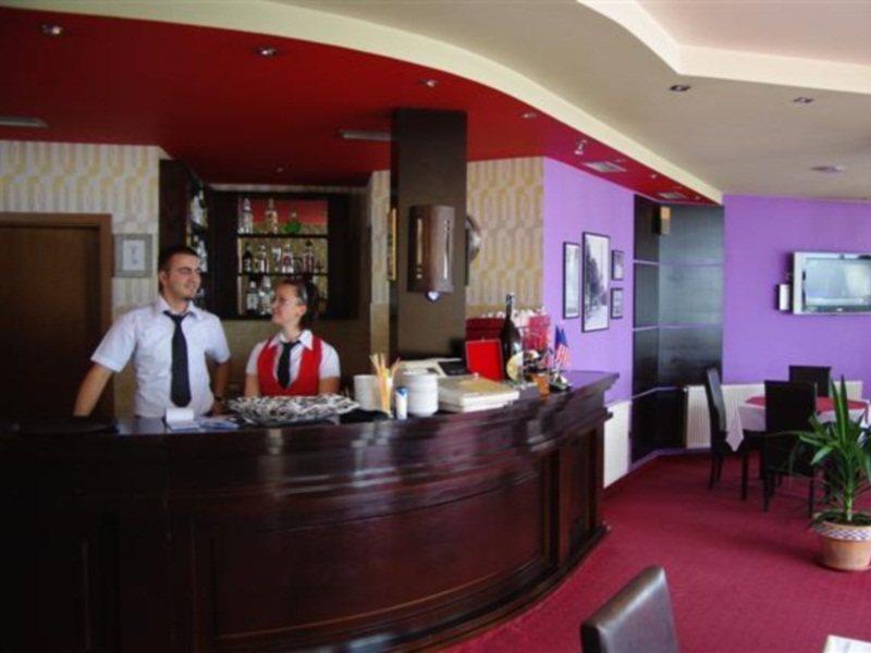 פרישטינה Hotel Adria מראה חיצוני תמונה