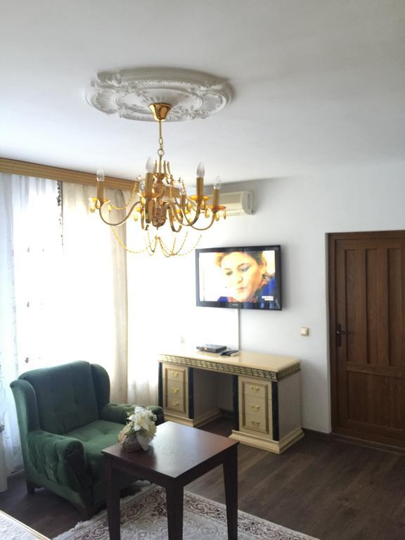 פרישטינה Hotel Adria מראה חיצוני תמונה