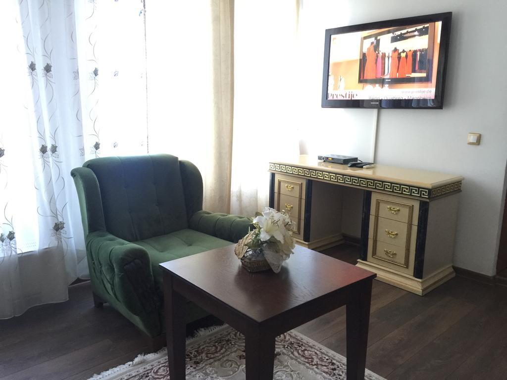 פרישטינה Hotel Adria מראה חיצוני תמונה