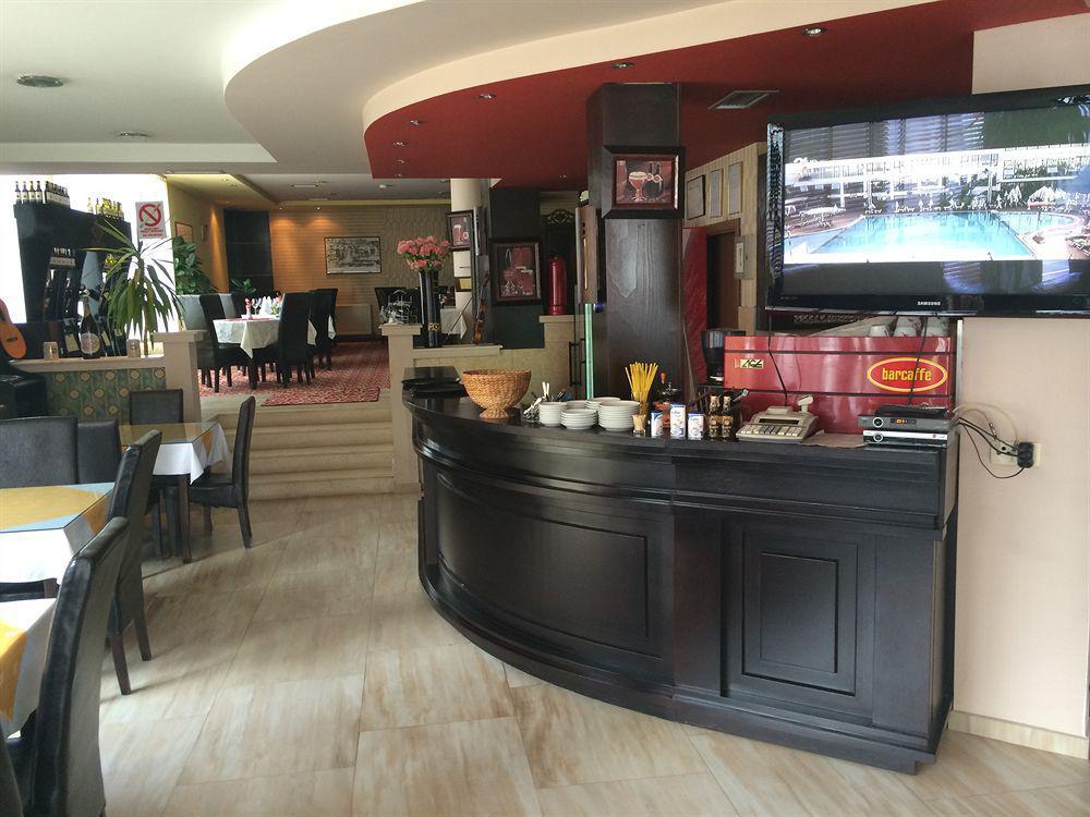 פרישטינה Hotel Adria מראה חיצוני תמונה