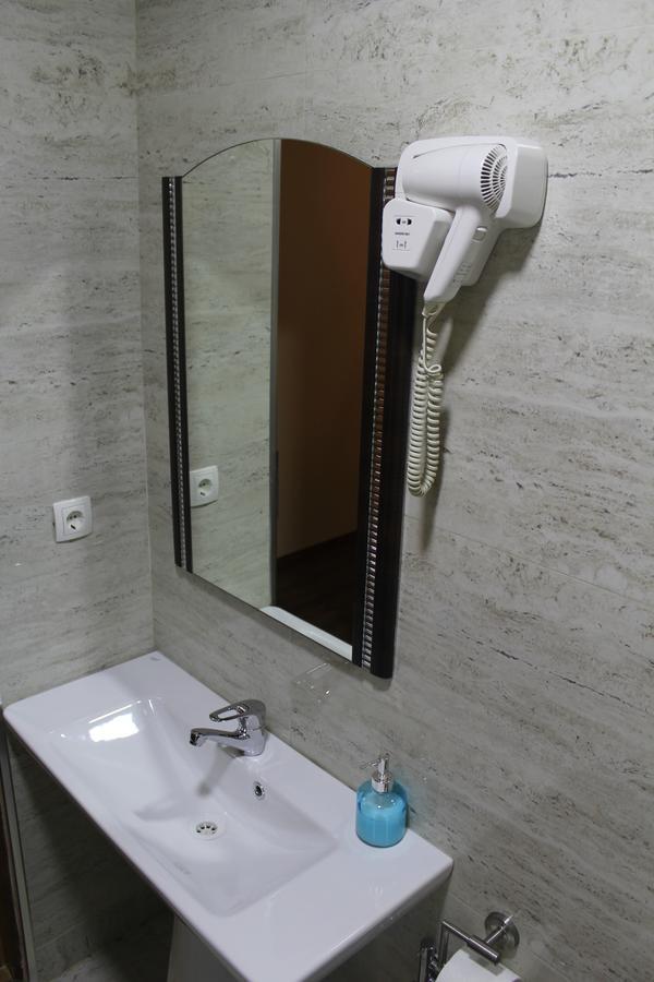 פרישטינה Hotel Adria מראה חיצוני תמונה