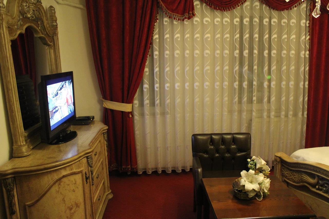 פרישטינה Hotel Adria מראה חיצוני תמונה