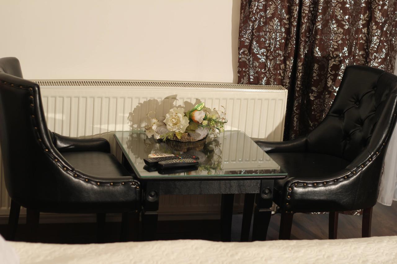 פרישטינה Hotel Adria מראה חיצוני תמונה