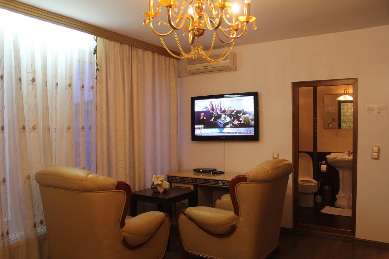 פרישטינה Hotel Adria מראה חיצוני תמונה