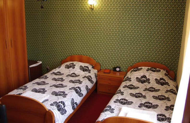 פרישטינה Hotel Adria מראה חיצוני תמונה